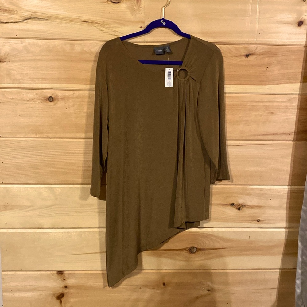 Travelers by Chico’s ladies size 2 new top $20